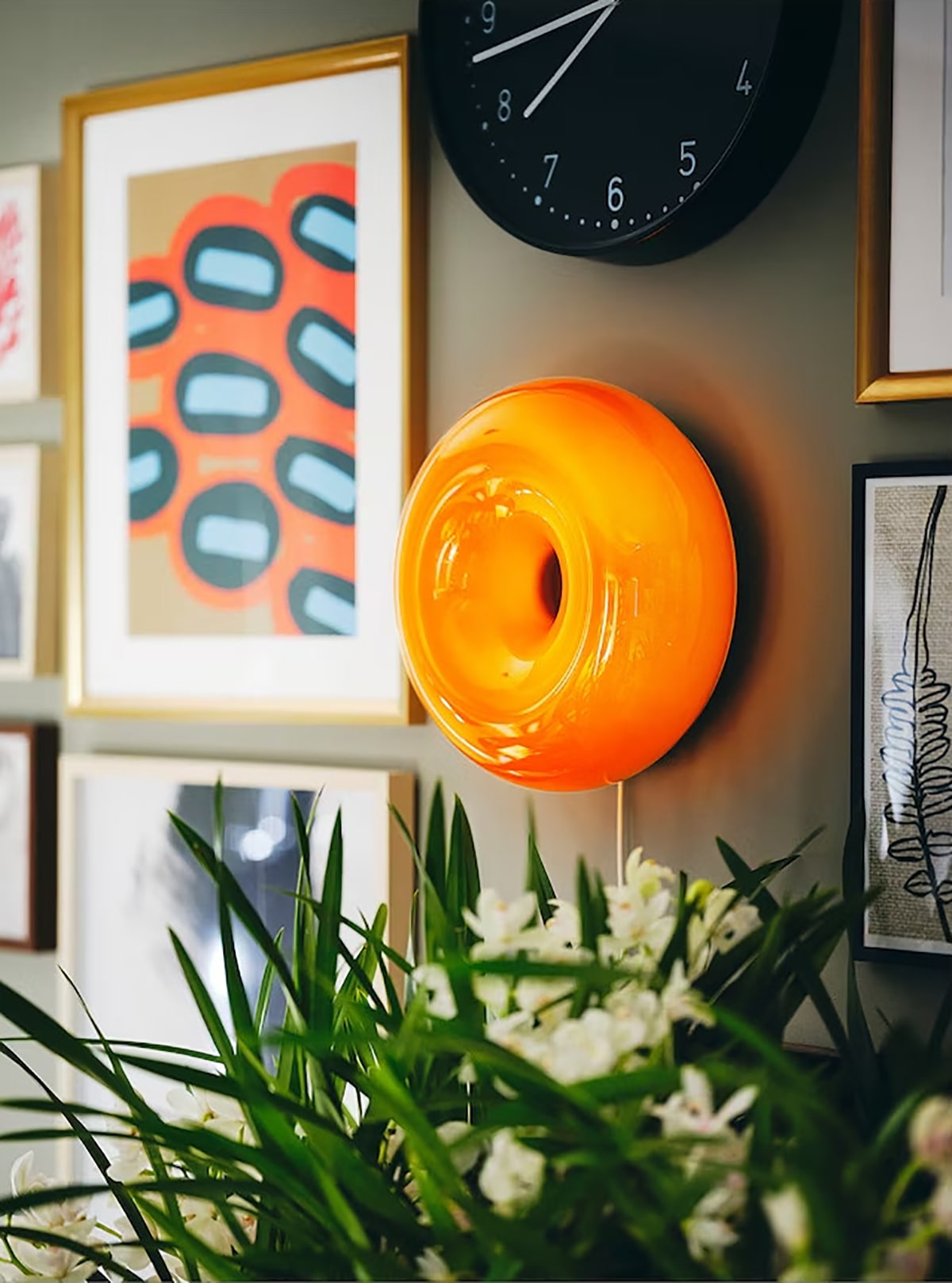 Bauhaus Wall Donut Lamp
